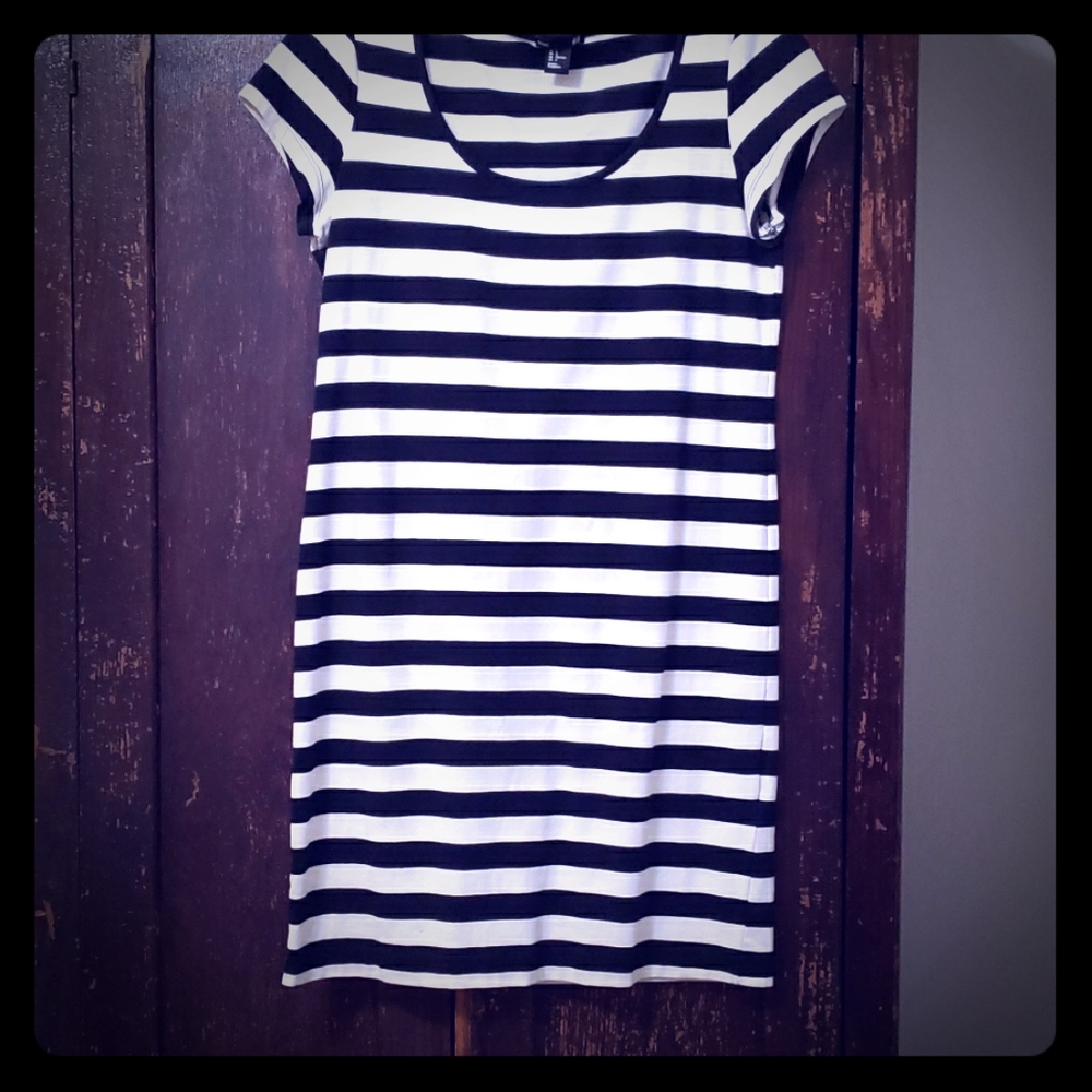 L black white stripe bodycon dress